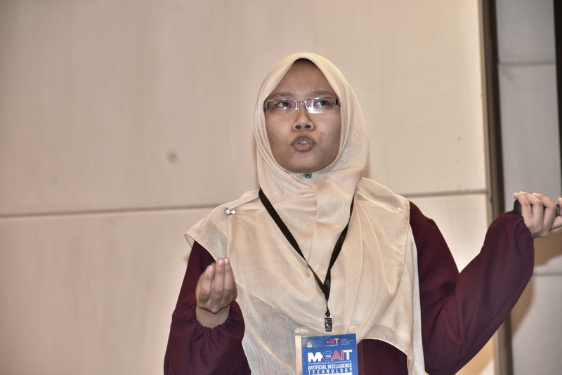 UKM 5585
